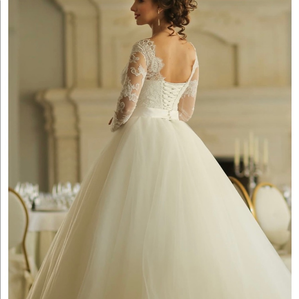 BRAND NEW Ball Gown Long Sleeve Wedding Dress